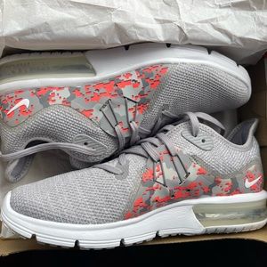 Women’s 7 Nike Air Max Sequence 3